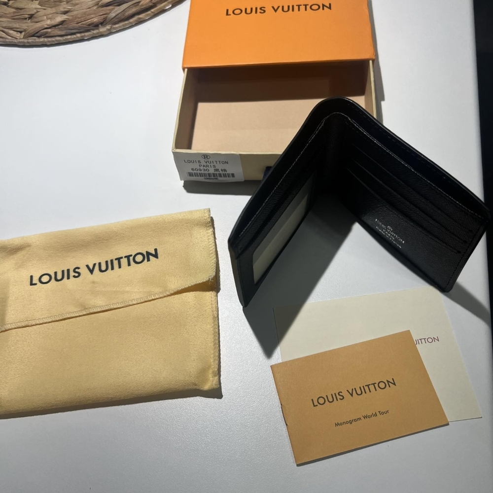 Louis Vuitton Men's wallet brand new! Father's Day!